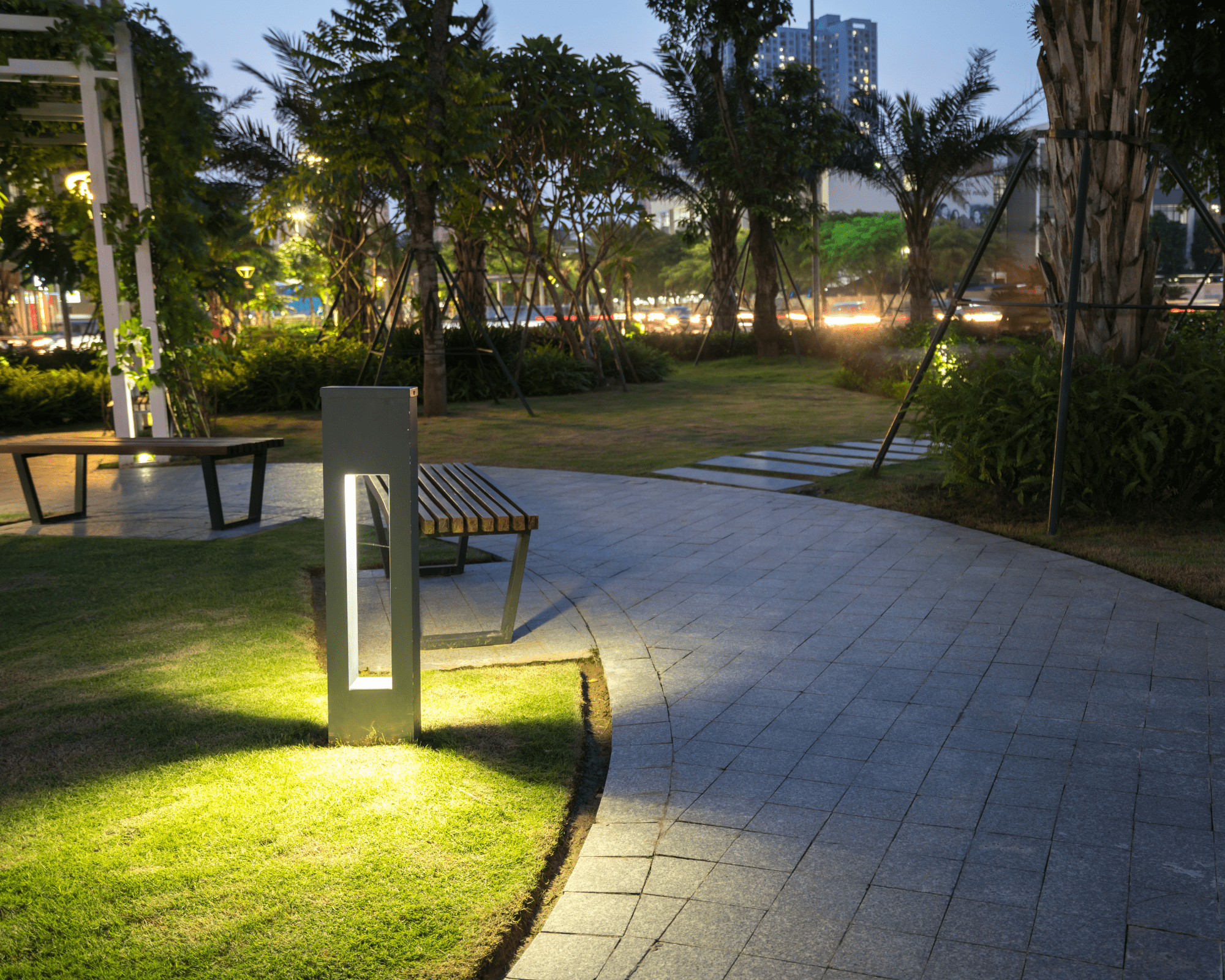 Illuminazione esterna LED per giardini, vialetti e aree verdi